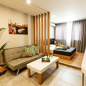 Unique Experience Apartment's Daire