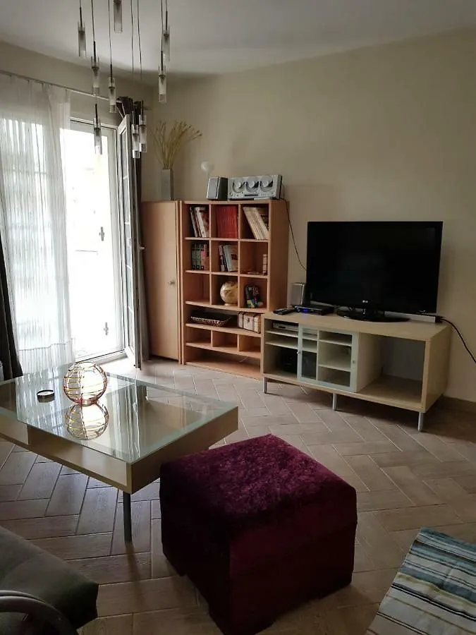 Flat With Garden Apartment Thessaloniki